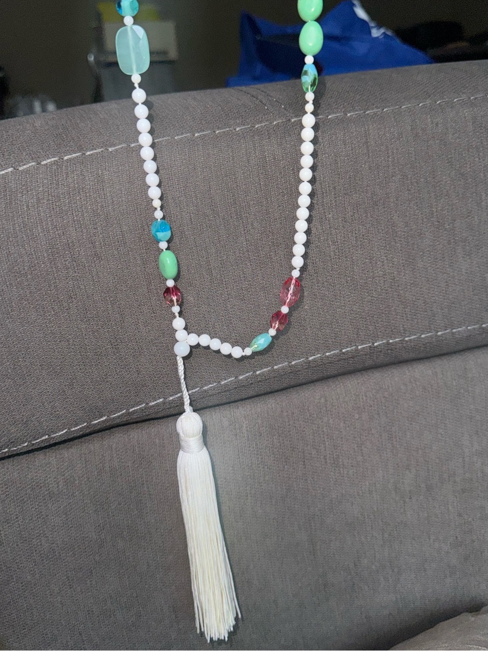 Gemstone necklace with tassels - Picture 5 of 6